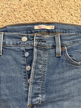 Levi’s Wedgie Straight Women's Jeans - Size 32